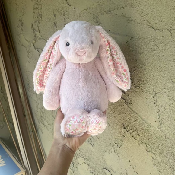 jellycat bashful blush cherry medium bunny NWT authentic - Picture 1 of 10